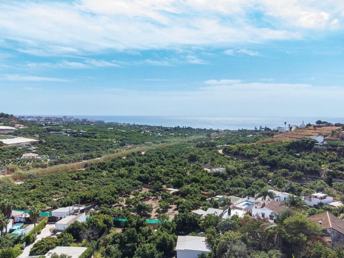 6 soverom Villa til salgs i Nerja med svømmebasseng garasje - € 1 099 000 (Ref: 9614239)