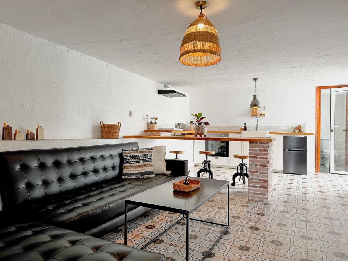 6 bedroom Villa for sale in Nerja with pool garage - € 1,099,000 (Ref: 9614239)