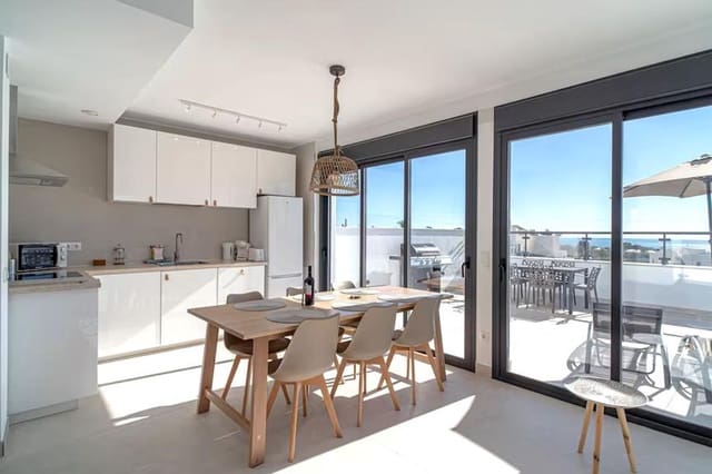 3 makuuhuone Huvila myytävänä paikassa Nerja mukana uima-altaan - 829 000 € (Ref: 9614240)