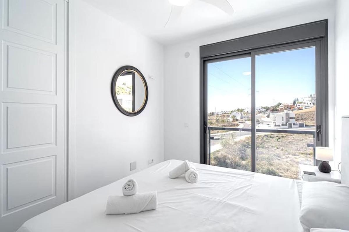 3 soveværelse Villa til salg i Nerja med swimmingpool - € 829.000 (Ref: 9614240)