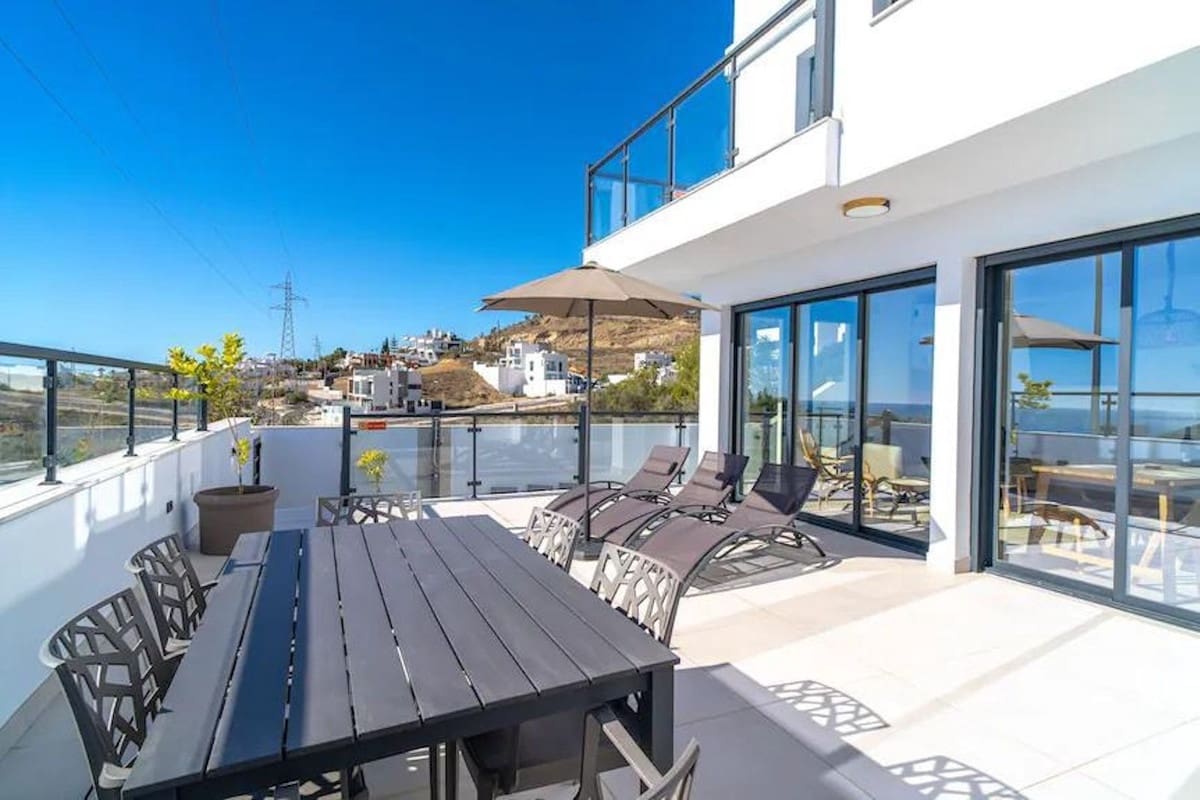 3 bedroom Villa for sale in Nerja with pool - € 829,000 (Ref: 9614240)