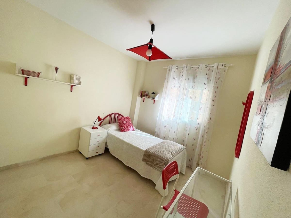 3 bedroom Apartment for sale in Nerja with garage - € 380,000 (Ref: 9618727)