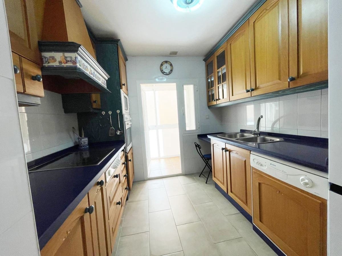 3 bedroom Apartment for sale in Nerja with garage - € 380,000 (Ref: 9618727)