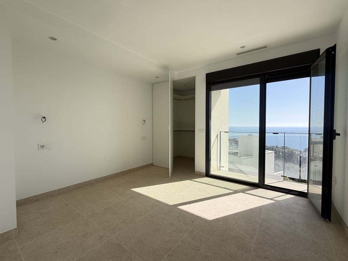 3 soverom Hus til salgs i Torrox-Costa med svømmebasseng garasje - € 599 000 (Ref: 9628323)