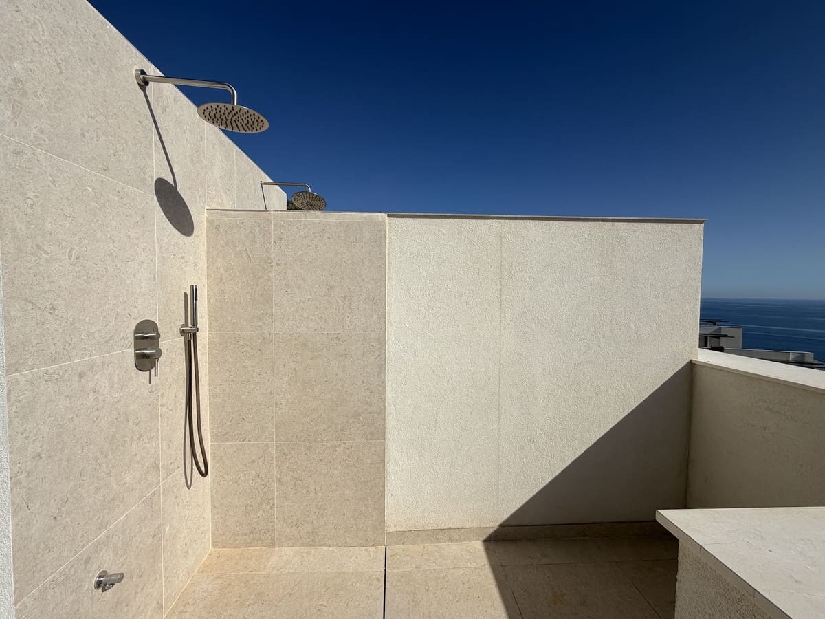 3 soverom Hus til salgs i Torrox-Costa med svømmebasseng garasje - € 599 000 (Ref: 9628323)