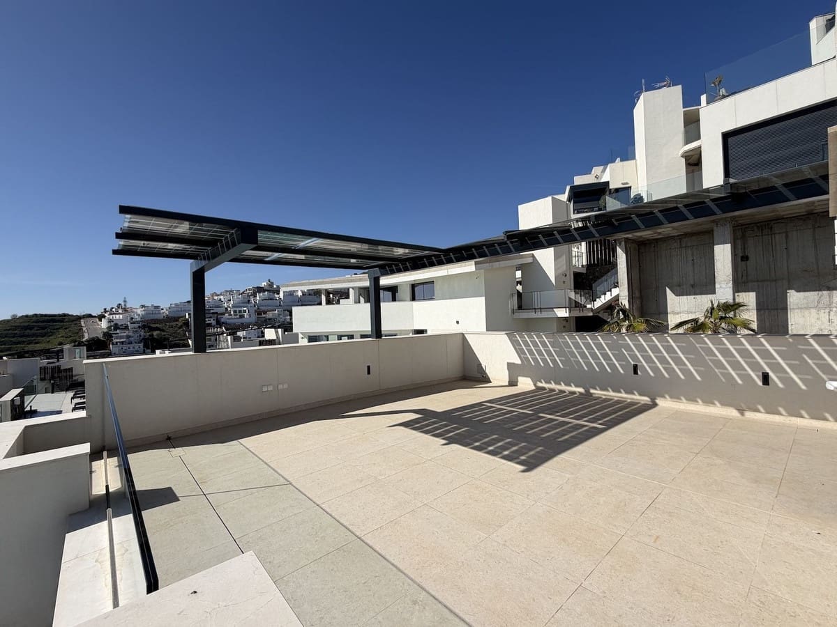 3 soverom Hus til salgs i Torrox-Costa med svømmebasseng garasje - € 599 000 (Ref: 9628323)