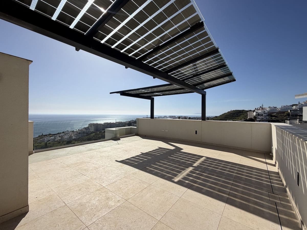 3 bedroom Townhouse for sale in Torrox-Costa with pool garage - € 599,000 (Ref: 9628323)