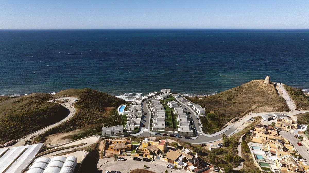 3 quarto Moradia para venda em Lagos com piscina garagem - 389 000 € (Ref: 9632691)