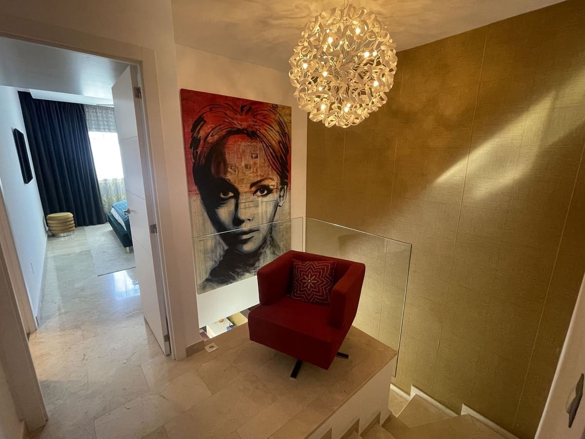 3 Zimmer Haus zu vermieten in Nueva Andalucia mit Pool Garage - 3.200 € (Ref: 9669246)