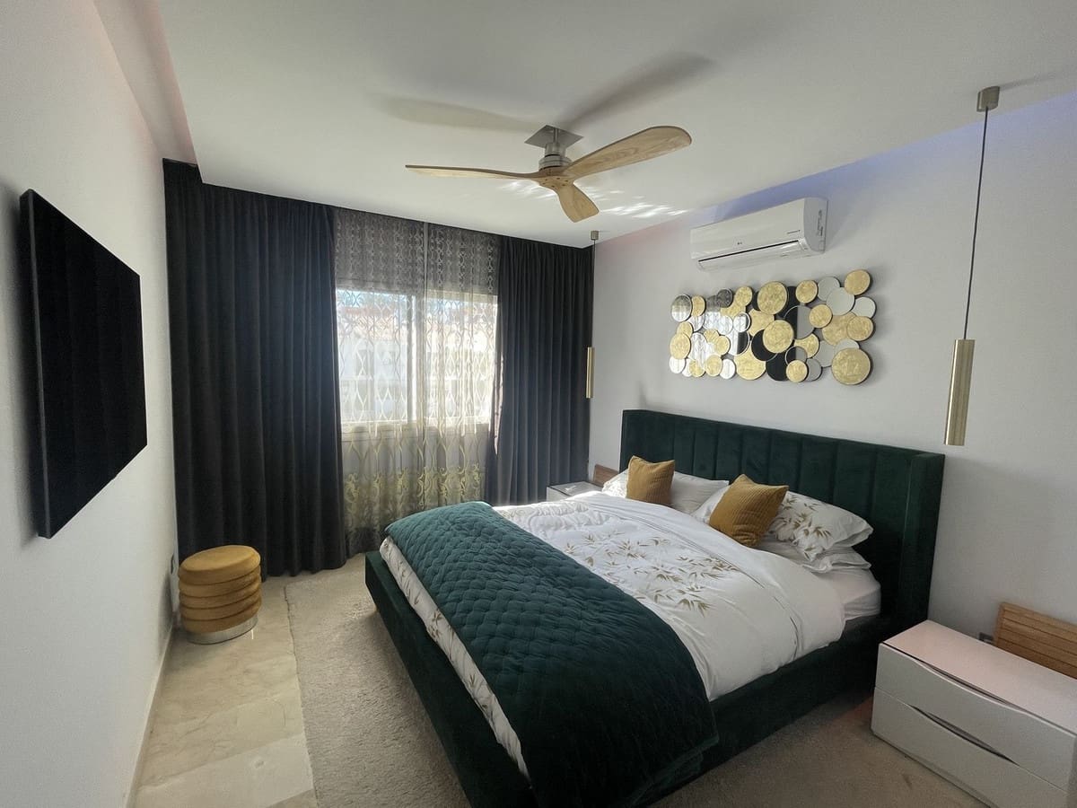 3 Zimmer Haus zu vermieten in Nueva Andalucia mit Pool Garage - 3.200 € (Ref: 9669246)