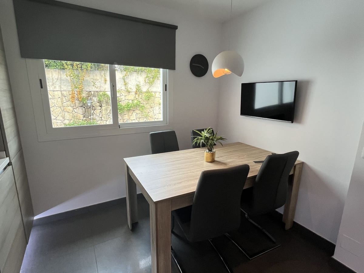 Maison de Ville de 3 chambres à louer à Nueva Andalucia avec piscine garage - 3 200 € (Ref: 9669246)