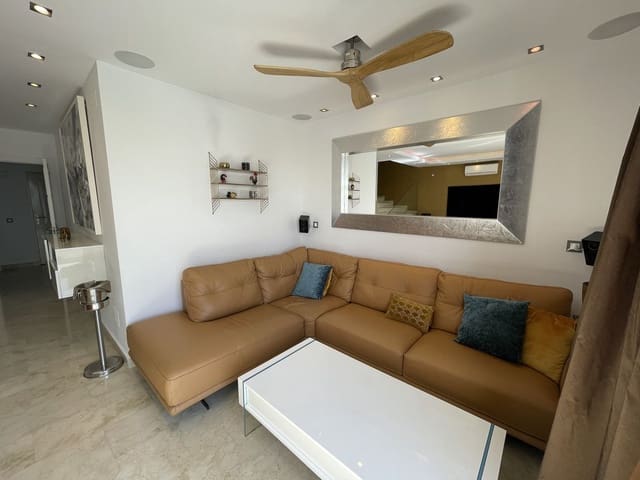 3 soveværelse Byhus til leje i Nueva Andalucia, Marbella med swimmingpool garage - € 3.200 (Ref: 9669246)