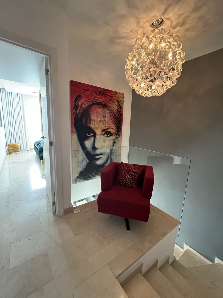 3 bedroom Townhouse for rent in Nueva Andalucia with pool garage - € 3,200 (Ref: 9669246)