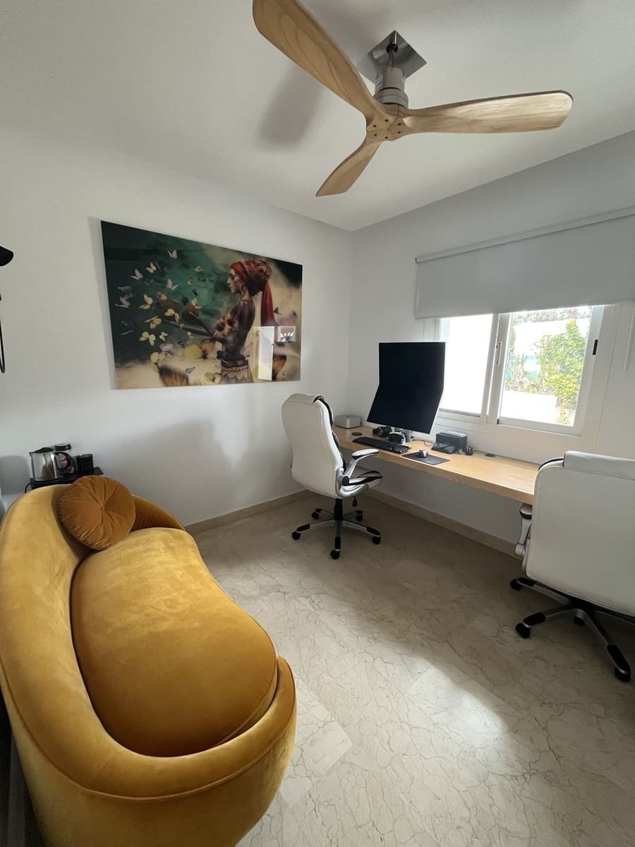 3 bedroom Townhouse for rent in Nueva Andalucia with pool garage - € 3,200 (Ref: 9669246)