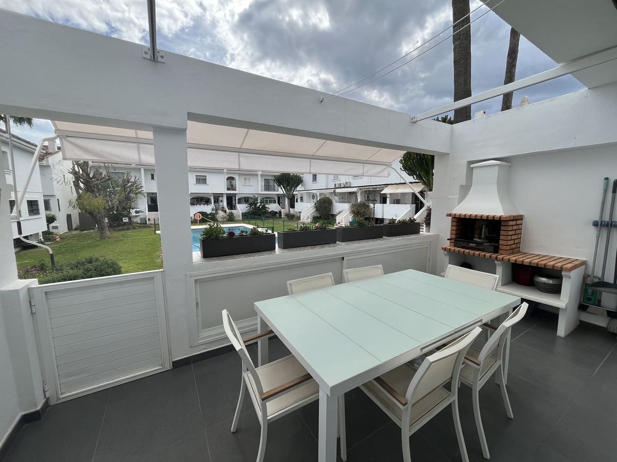 3 bedroom Townhouse for rent in Nueva Andalucia with pool garage - € 3,200 (Ref: 9669246)