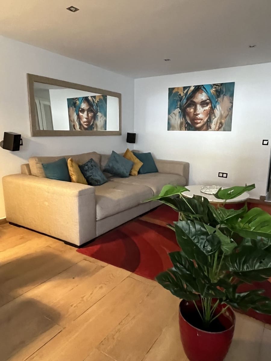 1 slaapkamer Appartement te huur in Nueva Andalucia met garage - € 1.350 (Ref: 9669246)