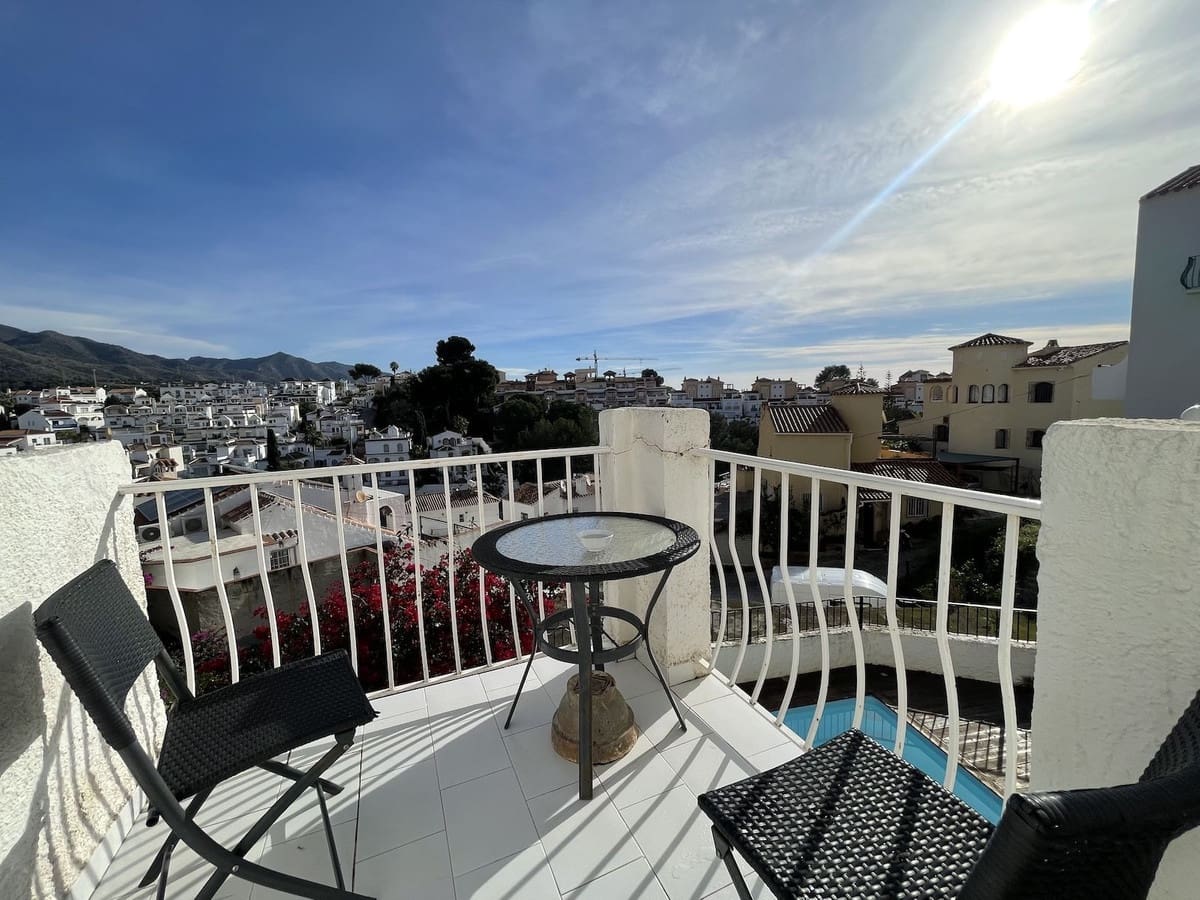 4 sovrum Villa till salu i Nerja med pool garage - 499 000 € (Ref: 9685636)