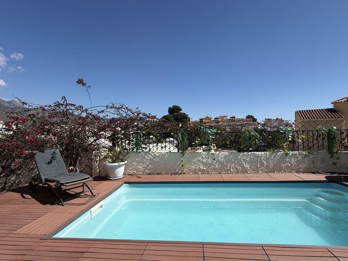 4 bedroom Villa for sale in Nerja with pool garage - € 499,000 (Ref: 9685636)