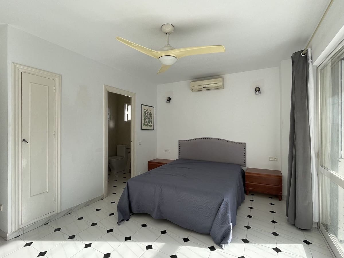 4 slaapkamer Villa te huur in Nerja met zwembad garage - € 2.000 (Ref: 9685637)