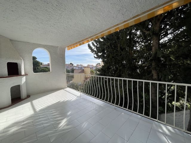 4 slaapkamer Villa te huur in Nerja met zwembad garage - € 2.000 (Ref: 9685637)