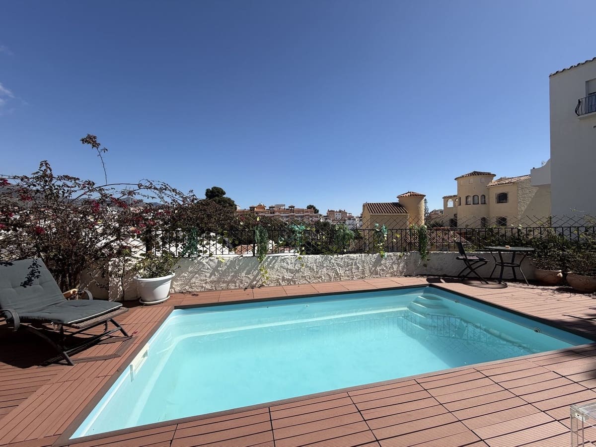 4 bedroom Villa for rent in Nerja with pool garage - € 2,200 (Ref: 9685637)