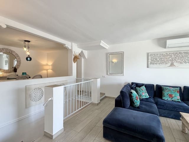 2 makuuhuone Huoneisto myytävänä paikassa Frigiliana mukana uima-altaan - 349 000 € (Ref: 9689898)