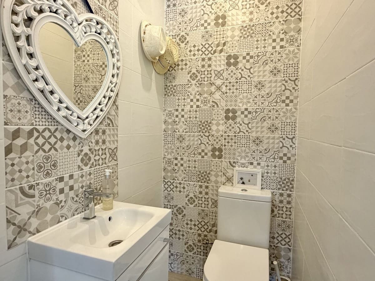 2 makuuhuone Huoneisto myytävänä paikassa Frigiliana mukana uima-altaan - 349 000 € (Ref: 9689898)