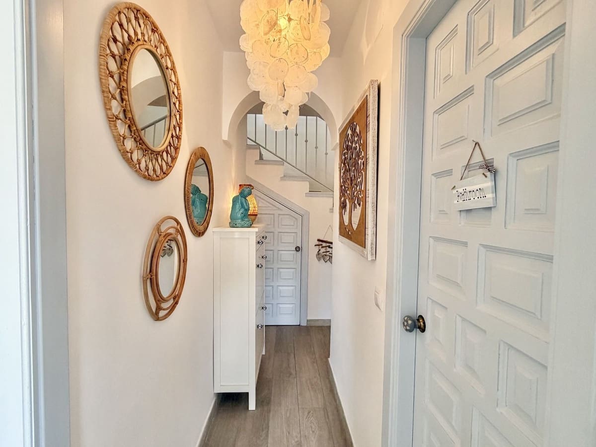 2 makuuhuone Huoneisto myytävänä paikassa Frigiliana mukana uima-altaan - 349 000 € (Ref: 9689898)