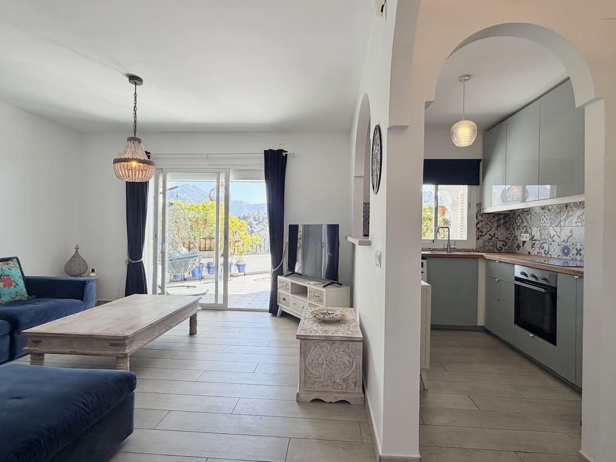 2 bedroom Apartment for sale in Frigiliana with pool - € 349,000 (Ref: 9689898)