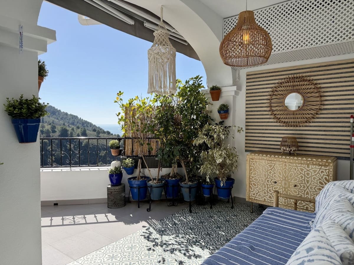 2 bedroom Apartment for sale in Frigiliana with pool - € 349,000 (Ref: 9689898)