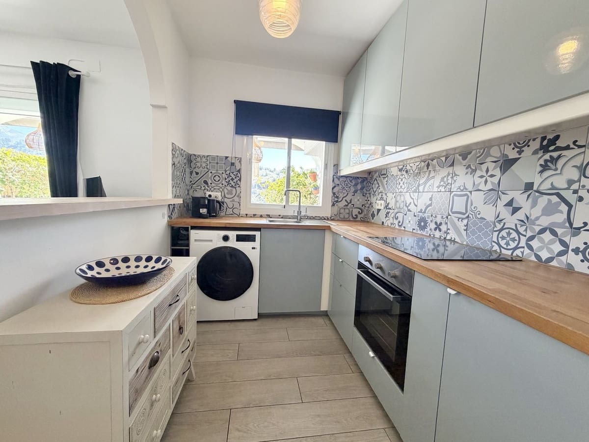 2 bedroom Apartment for sale in Frigiliana with pool - € 349,000 (Ref: 9689898)