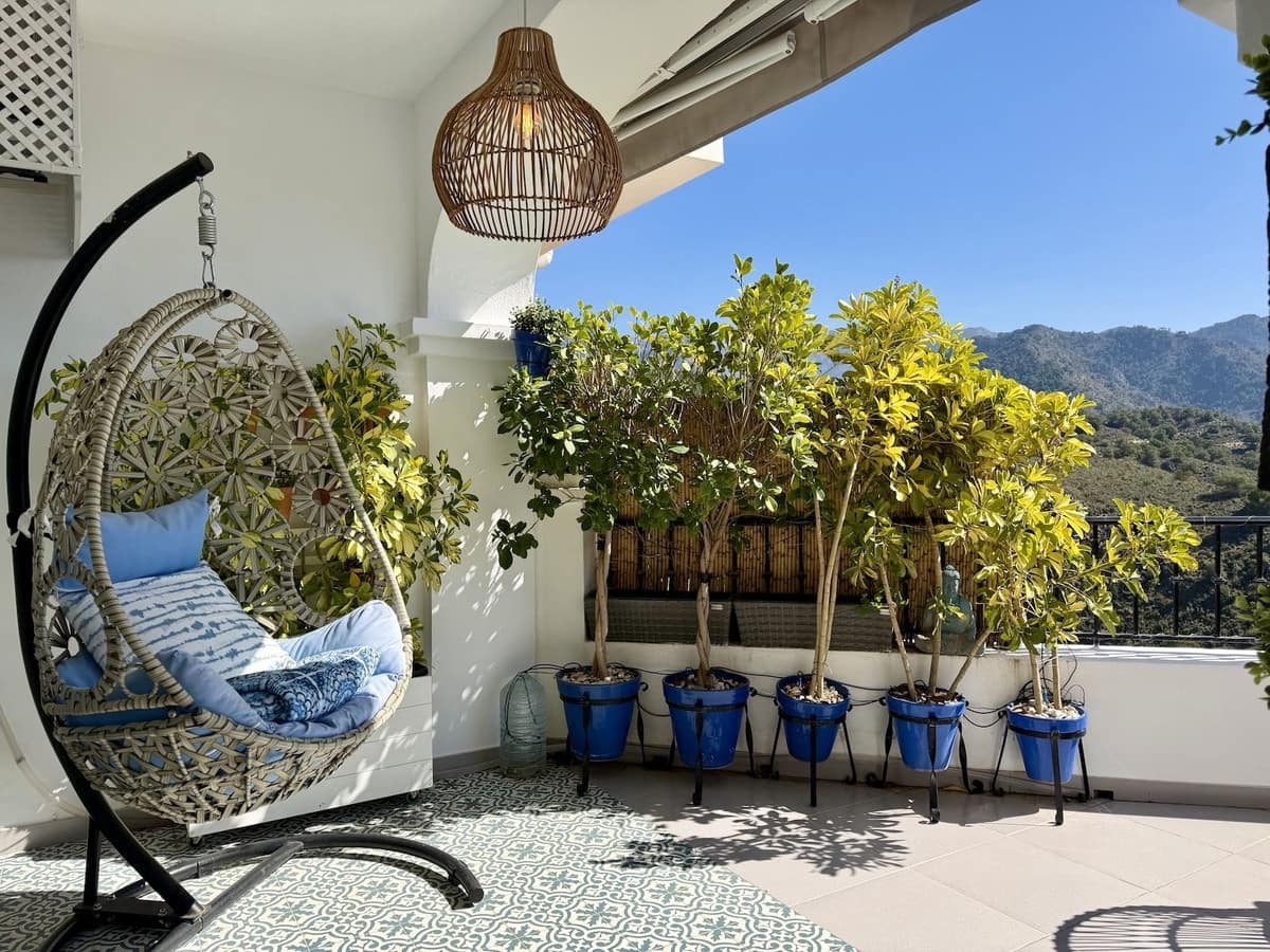 2 bedroom Apartment for sale in Frigiliana with pool - € 349,000 (Ref: 9689898)