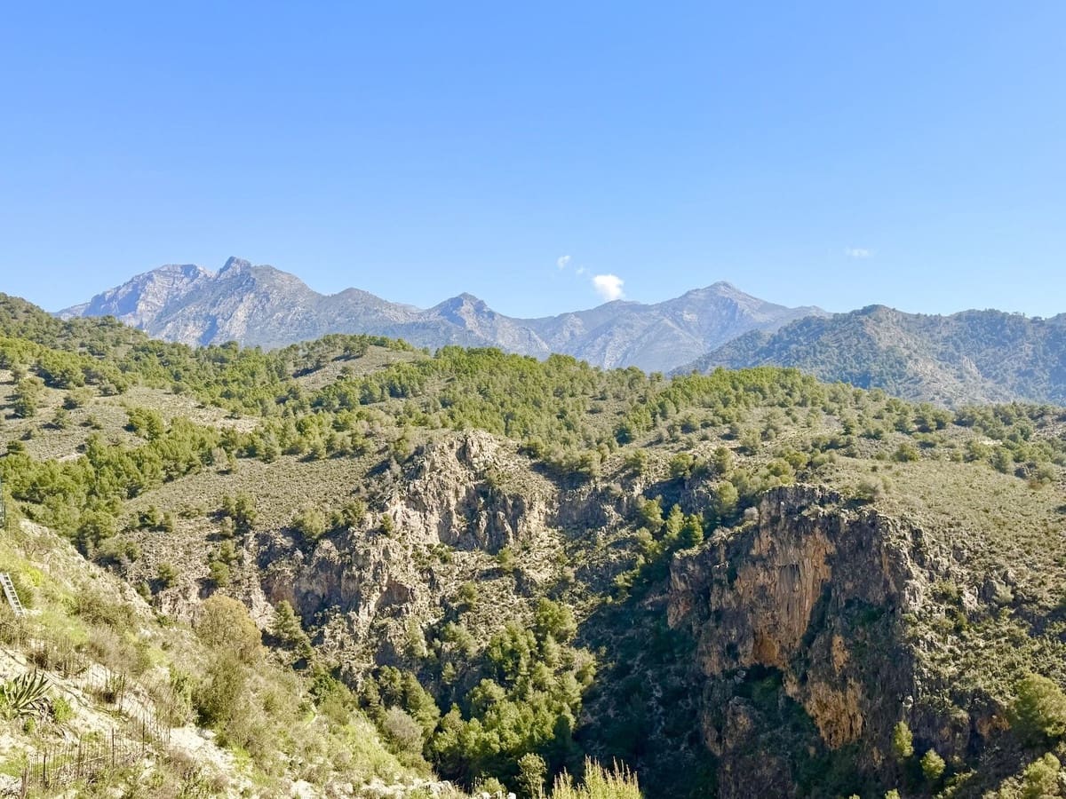 2 bedroom Apartment for sale in Frigiliana with pool - € 349,000 (Ref: 9689898)