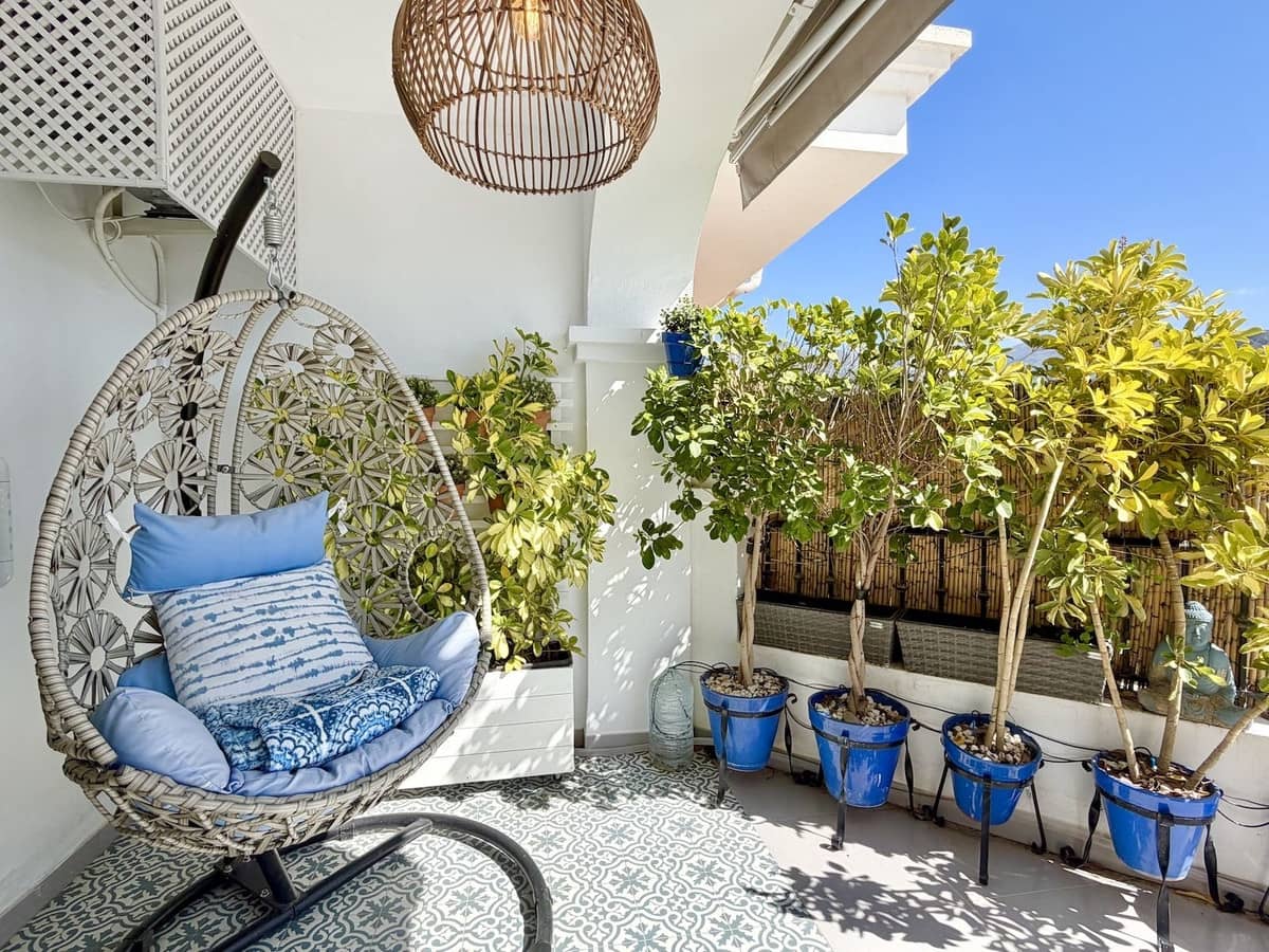 2 bedroom Apartment for sale in Frigiliana with pool - € 349,000 (Ref: 9689898)