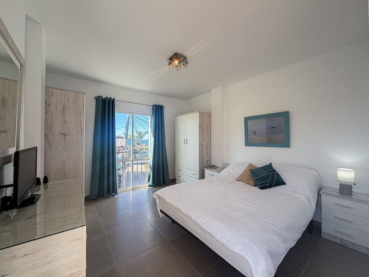 2 bedroom Penthouse for sale in Nerja with pool - € 315,000 (Ref: 9746842)