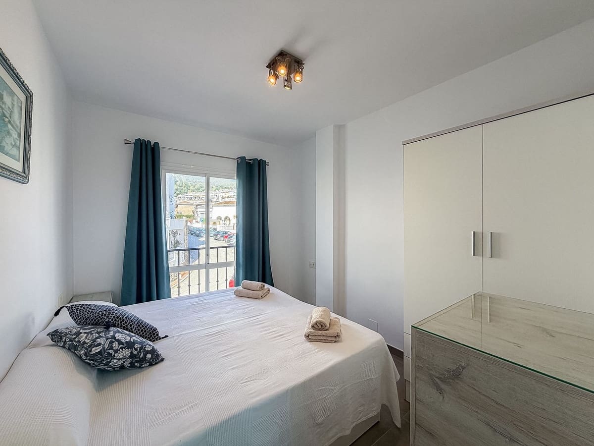 2 bedroom Penthouse for sale in Nerja with pool - € 315,000 (Ref: 9746842)