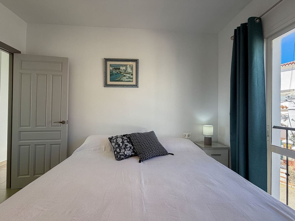 2 bedroom Penthouse for sale in Nerja with pool - € 315,000 (Ref: 9746842)