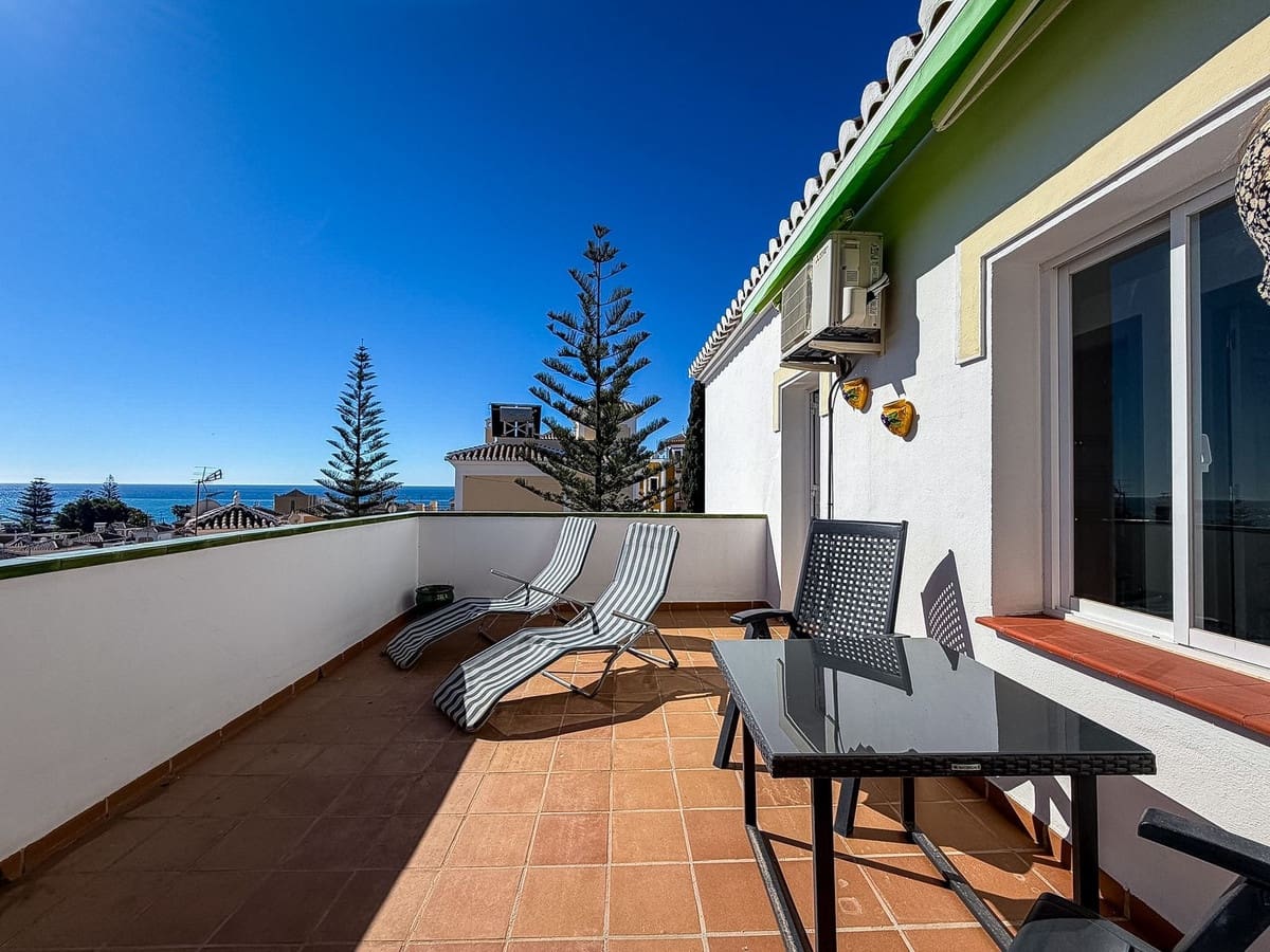 2 bedroom Penthouse for sale in Nerja with pool - € 315,000 (Ref: 9746842)