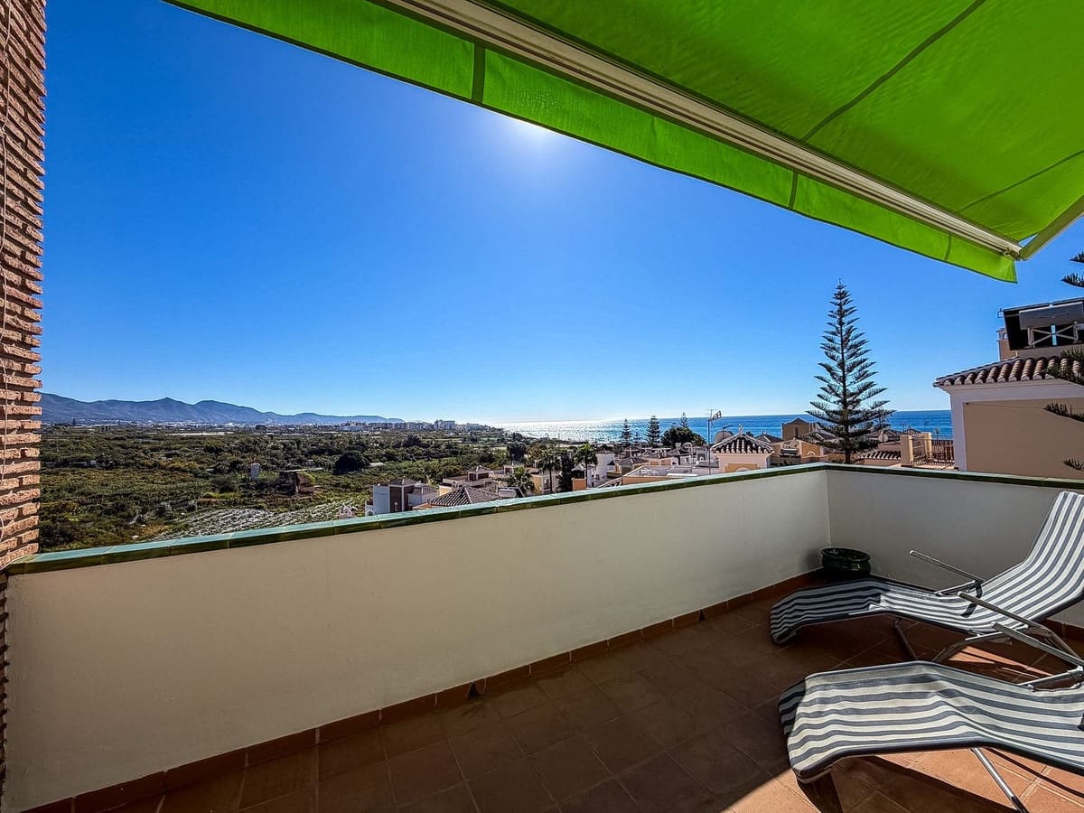 2 bedroom Penthouse for sale in Nerja with pool - € 315,000 (Ref: 9746842)