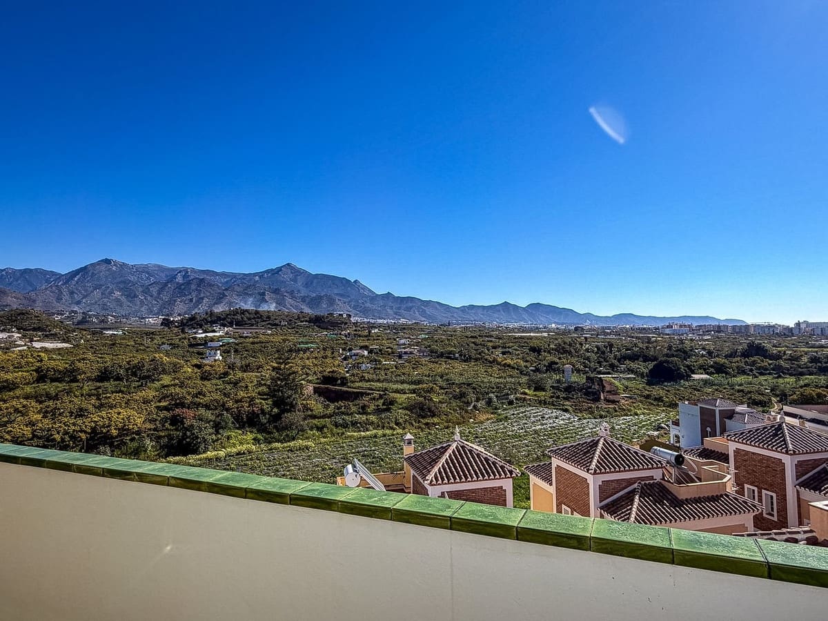 2 bedroom Penthouse for sale in Nerja with pool - € 315,000 (Ref: 9746842)