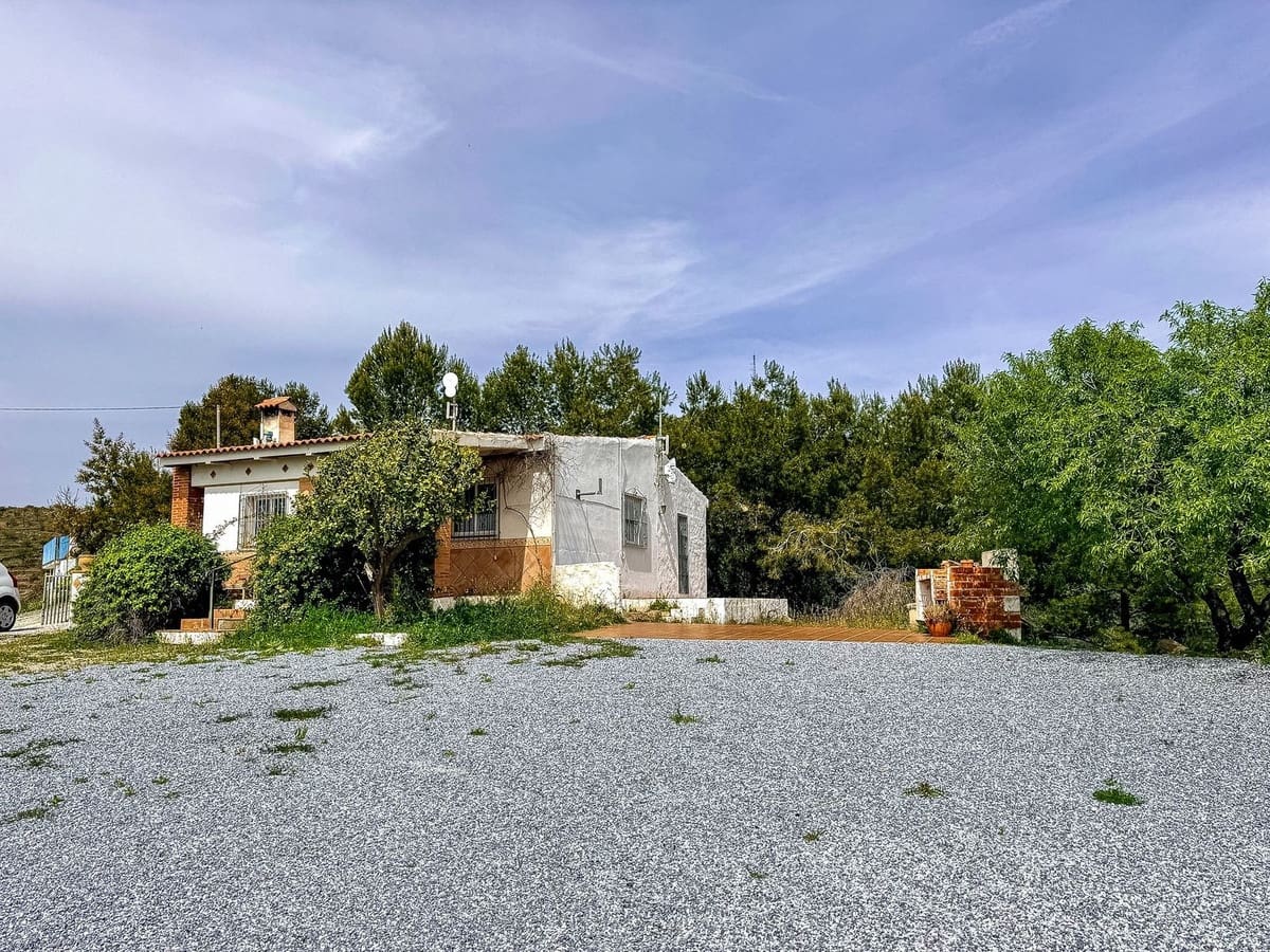 3 bedroom Villa for sale in Arenas with garage - € 195,000 (Ref: 9747338)