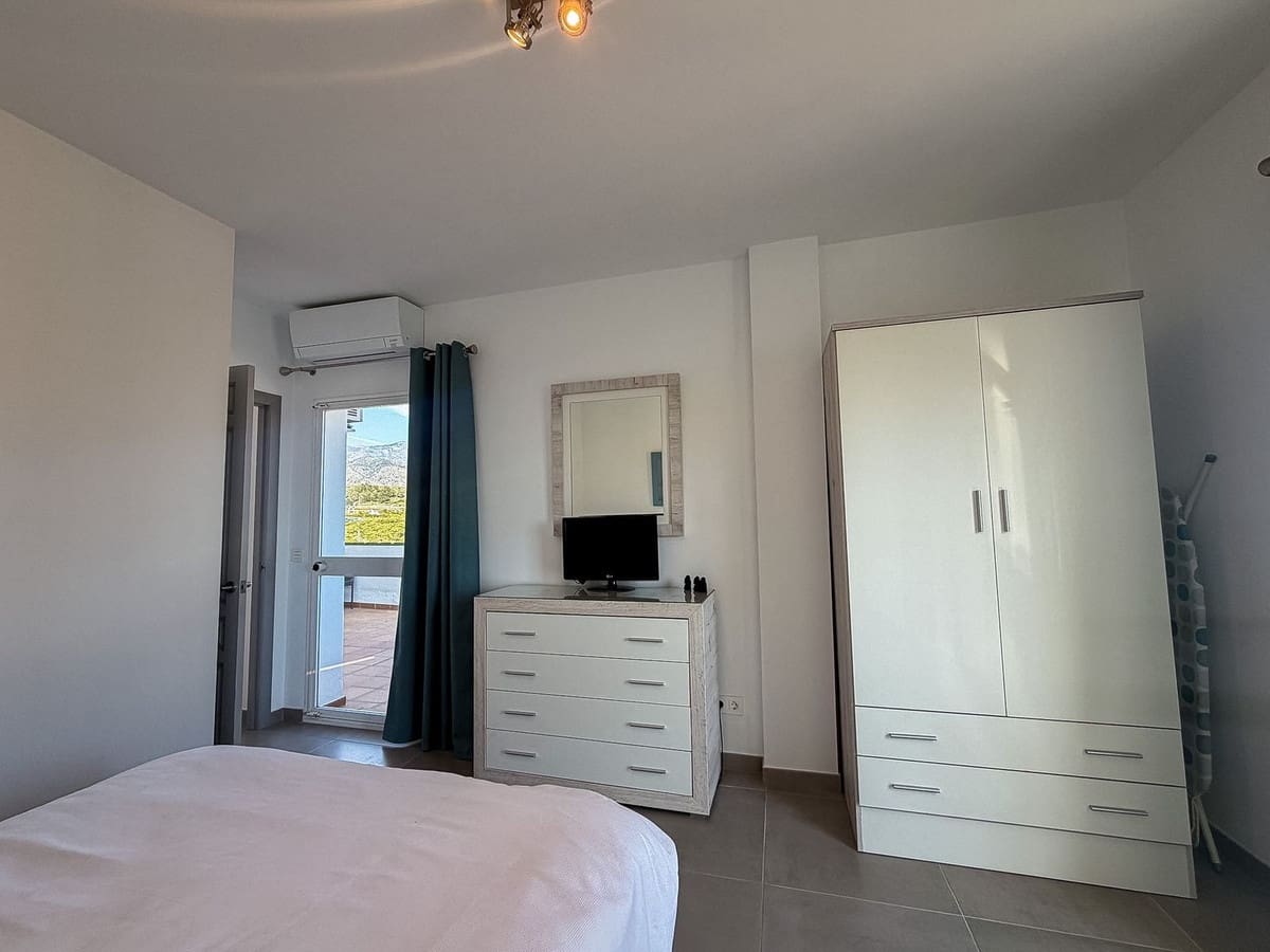 2 slaapkamer Penthouse te koop in Nerja met zwembad - € 315.000 (Ref: 9753654)