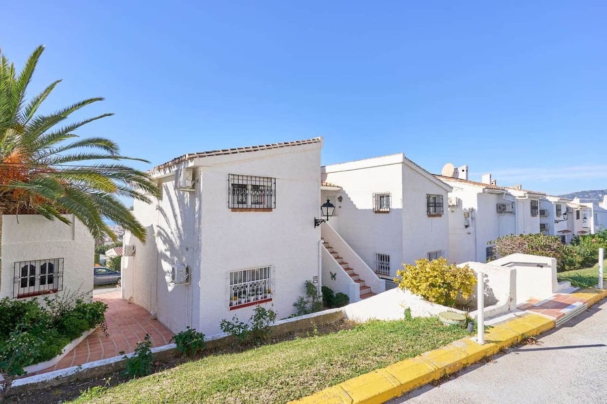 1 chambre Penthouse à vendre à Nerja avec piscine - 240 000 € (Ref: 9770307)