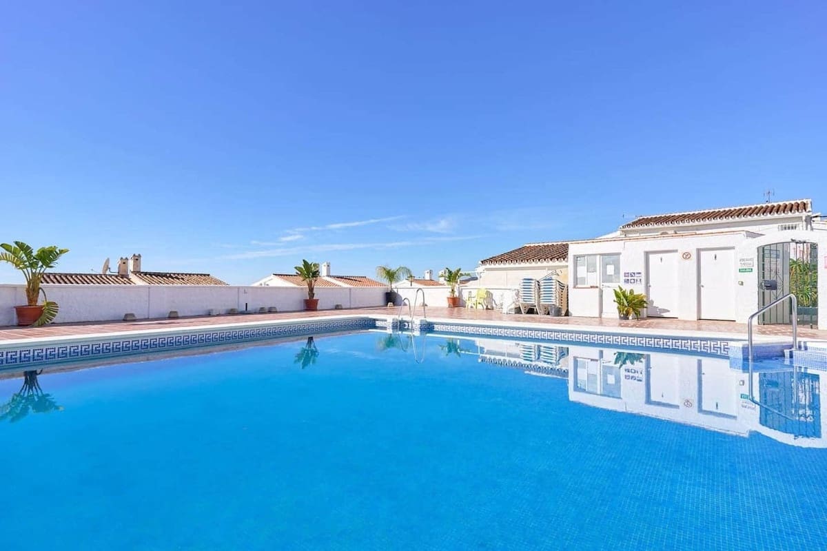 1 chambre Penthouse à vendre à Nerja avec piscine - 240 000 € (Ref: 9770307)