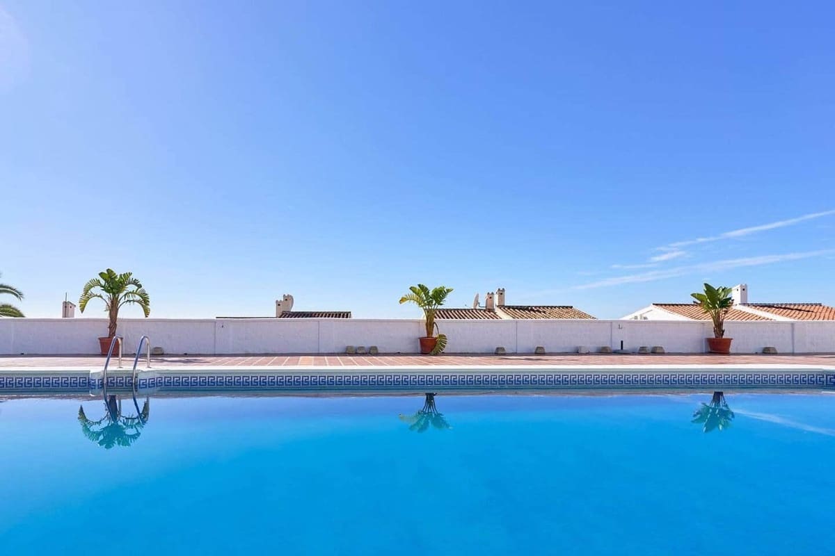 1 chambre Penthouse à vendre à Nerja avec piscine - 240 000 € (Ref: 9770307)