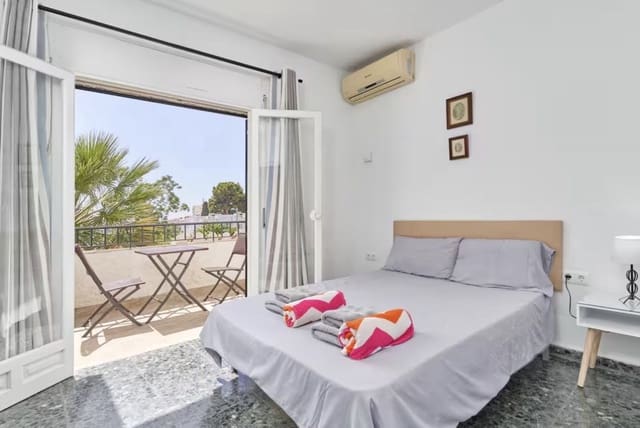 4 soveværelse Villa til leje i Nerja med swimmingpool garage - € 3.100 (Ref: 9770308)