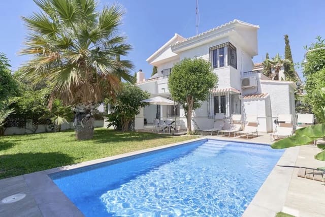 4 Zimmer Villa zu vermieten in Nerja mit Pool Garage - 3.100 € (Ref: 9770308)