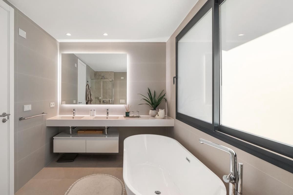 4 quarto Moradia Geminada para arrendar em Marbella com piscina garagem - 11 000 € (Ref: 9781423)