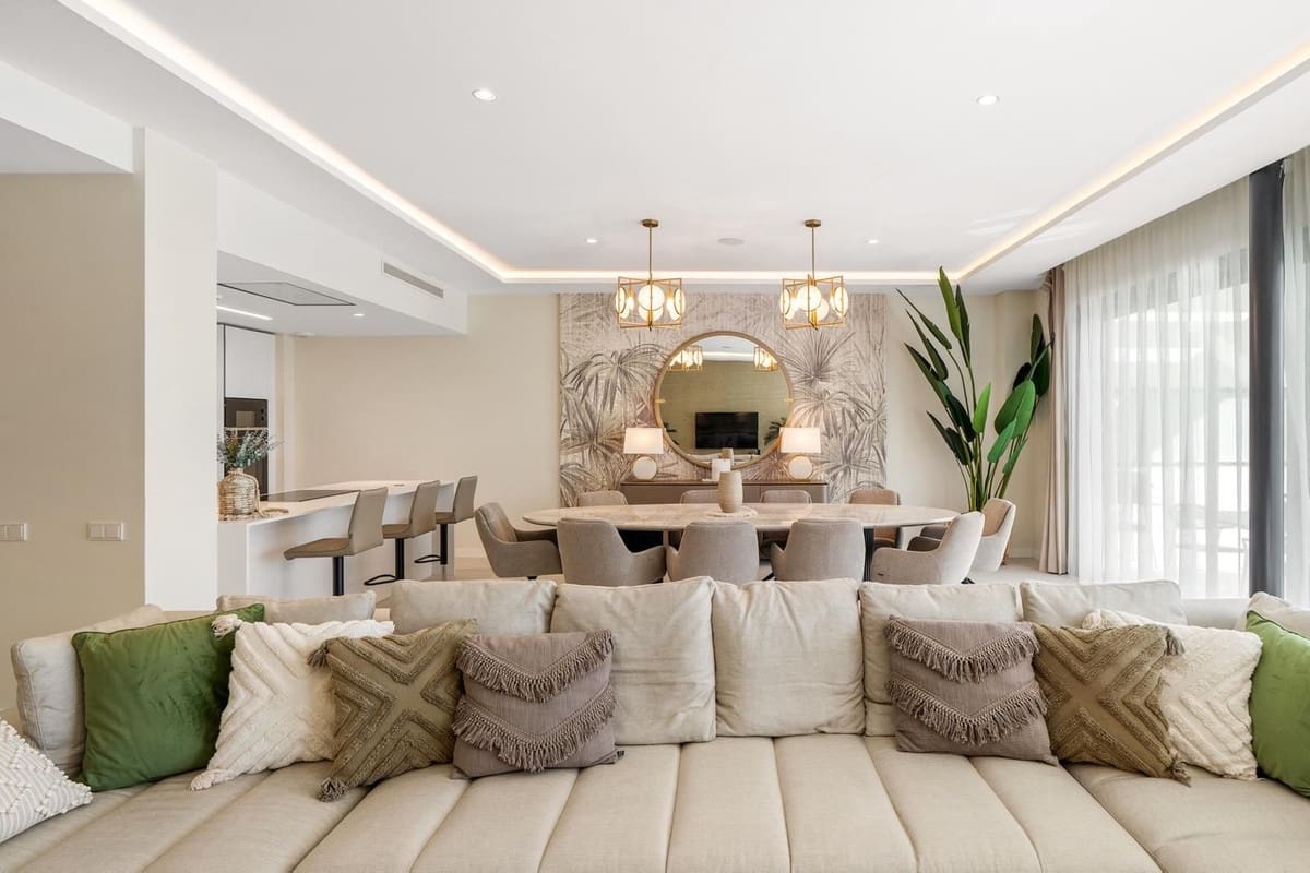 4 quarto Moradia Geminada para arrendar em Marbella com piscina garagem - 11 000 € (Ref: 9781423)