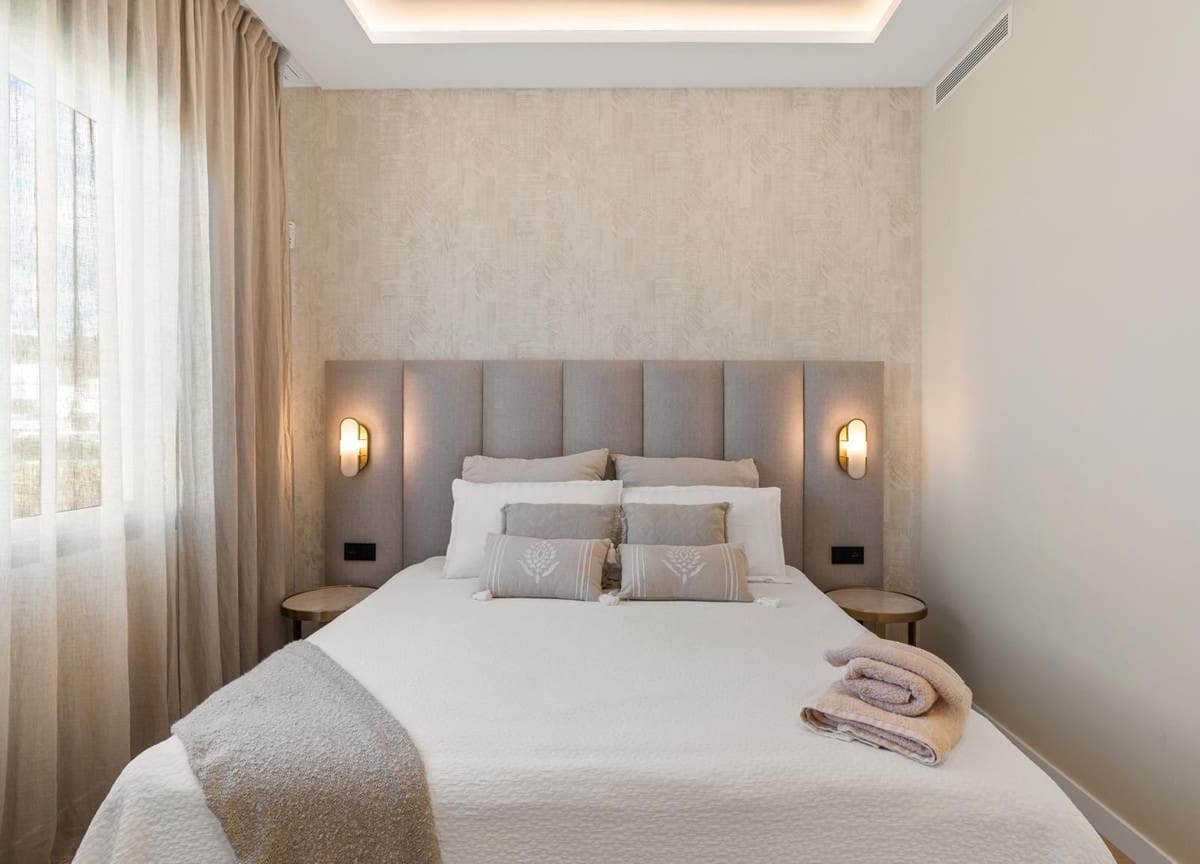 4 quarto Moradia Geminada para arrendar em Marbella com piscina garagem - 11 000 € (Ref: 9781423)